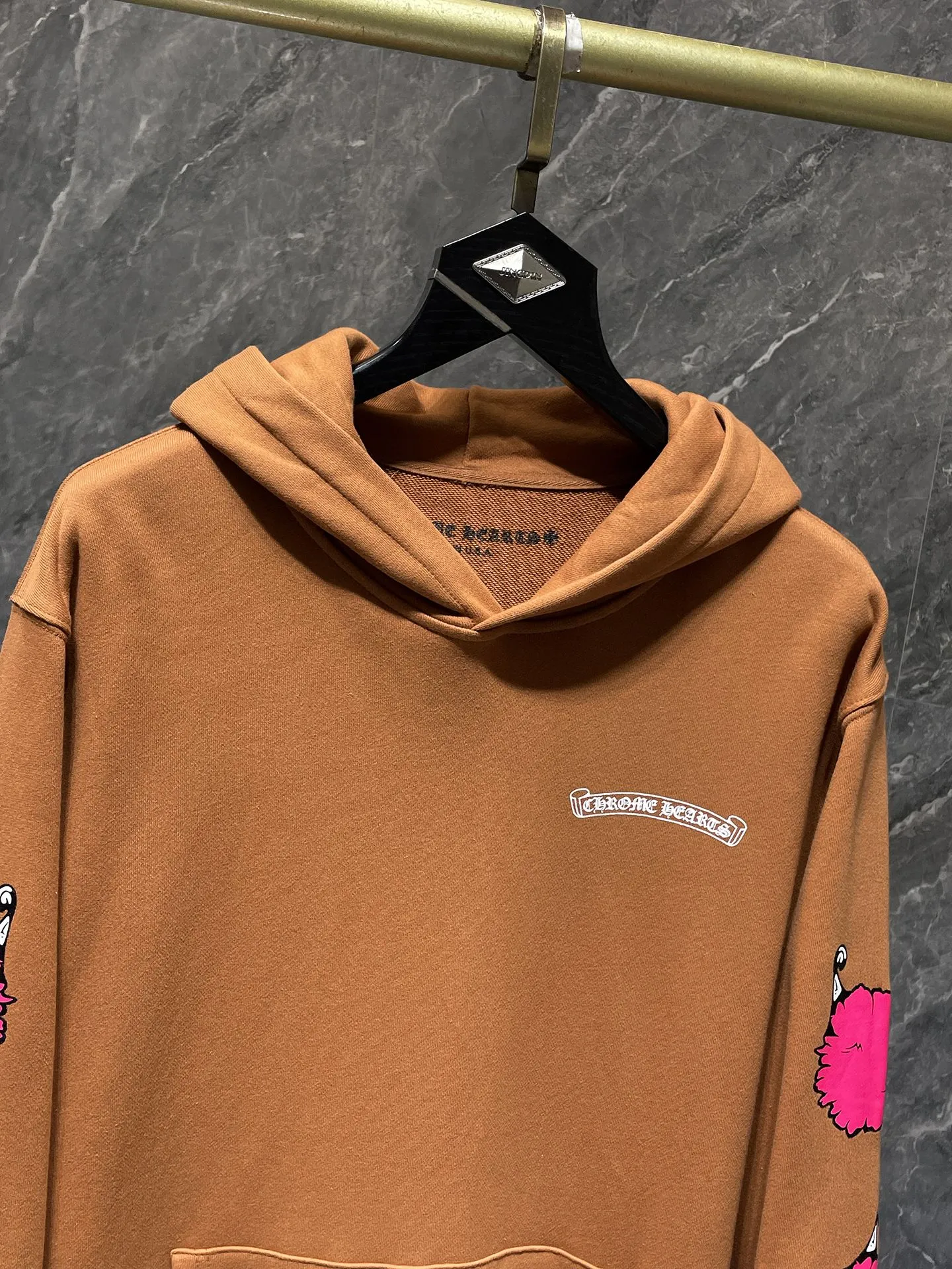 P246 Chrome Hearts Autumn and Winter 2025 are on sale simultaneously at counters❤️High weight! ! Crow Heart Mattyboy graffiti limited edition sweatshirt. Imported environmentally friendly glue printing and dyeing. Improved customized version of 1:1 high-gram weight high-quality fabric. Recommended color: customized coffee. Size: S, M, L, XL